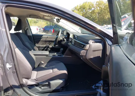 2025 Toyota Camry Le z USA, uszkodzony, nr VIN 4T1DAACK1SU595949